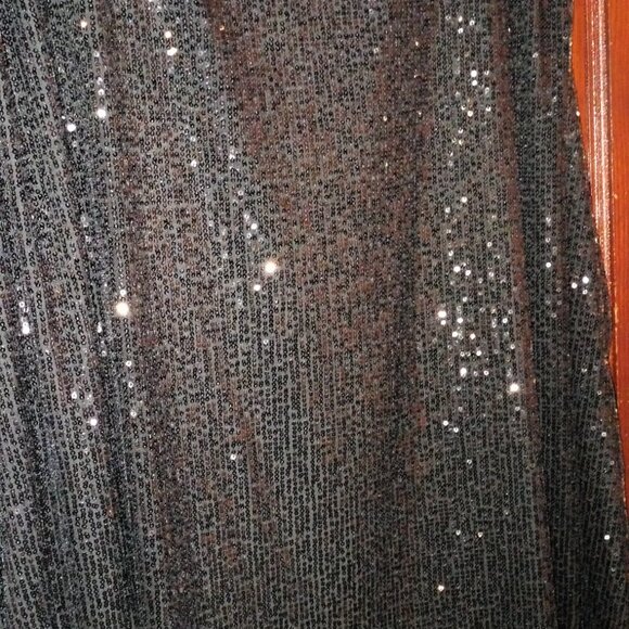 Plus size sequin top - Picture 3 of 3